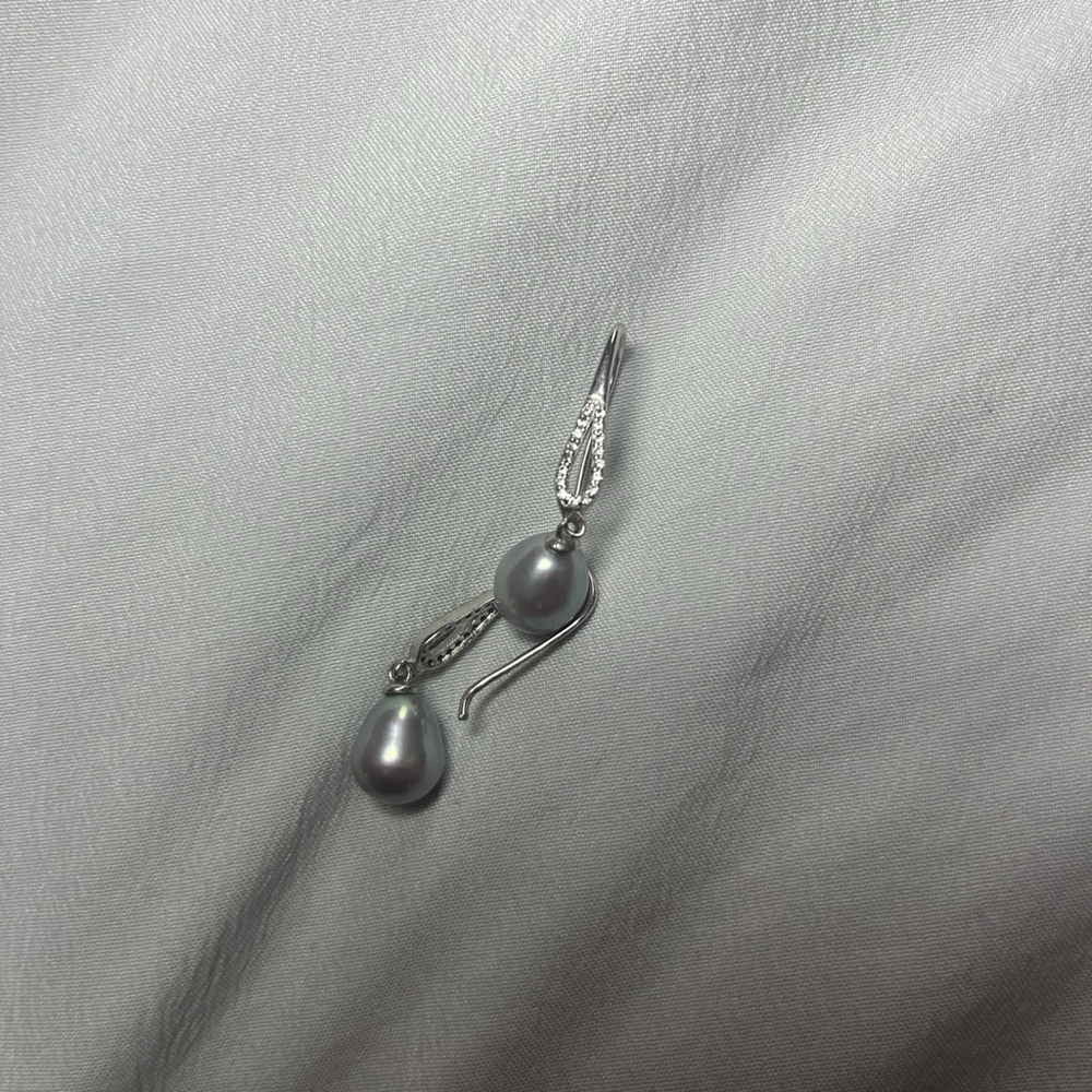Silver Pearl Earrings